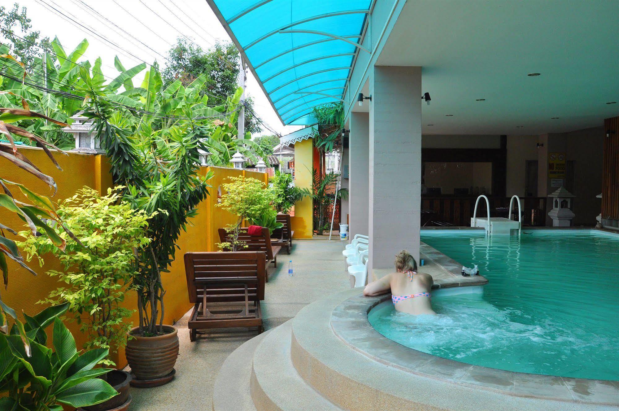 Thaphae Garden Guesthouse Chiang Mai Esterno foto